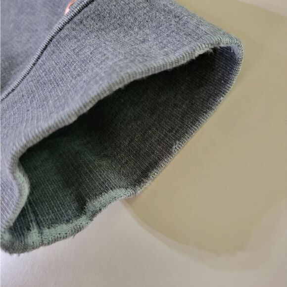 Under Armour Women's Gray Crewneck Sweatshirt Cropped Criss-Cross Back Detail - Picture 12 of 14